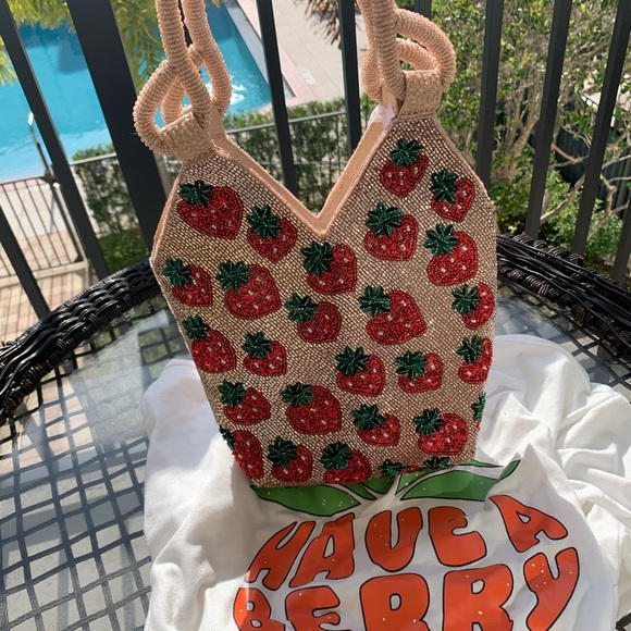 🔥 Viral Made in India Strawberry Beaded Bag - Picture 8 of 8